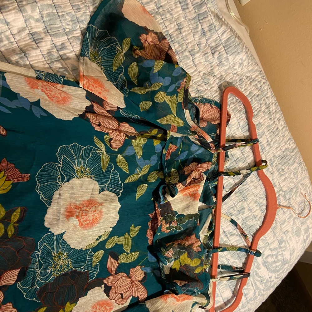 Teal floral top! Cold shoulder!